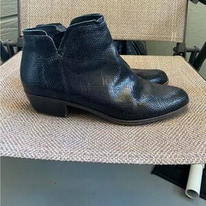 Women’s Lucky Brand Black Textured Ankle Boots